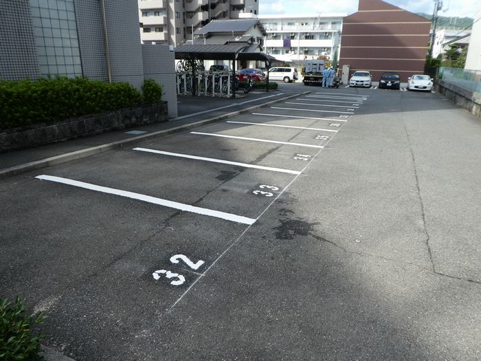 駐車場のライン引き - 快適リフォーム 広島｜建匠テック